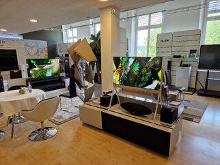 Wir haben diverse aktuelle TVs bei uns ausgestellt. Wir haben diverse aktuelle TVs bei uns ausgestellt.